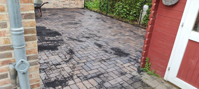 Pflasterflaeche verfugen