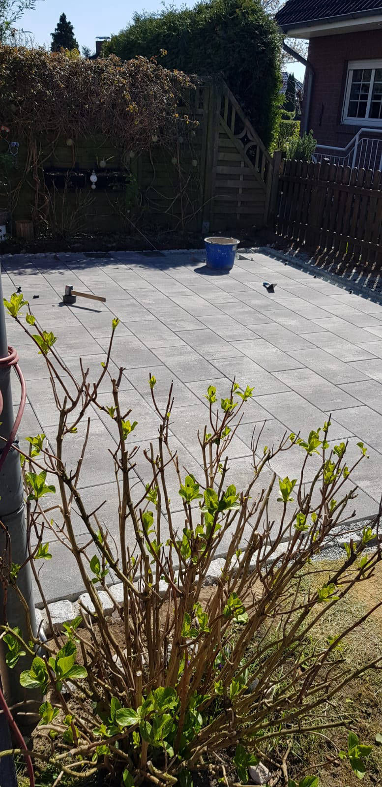 Terrasse mit Graniteinfassung