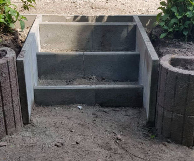 Treppenstufen auf eine Terrasse