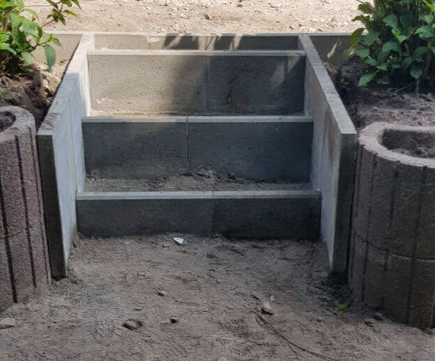 Treppenstufen auf eine Terrasse